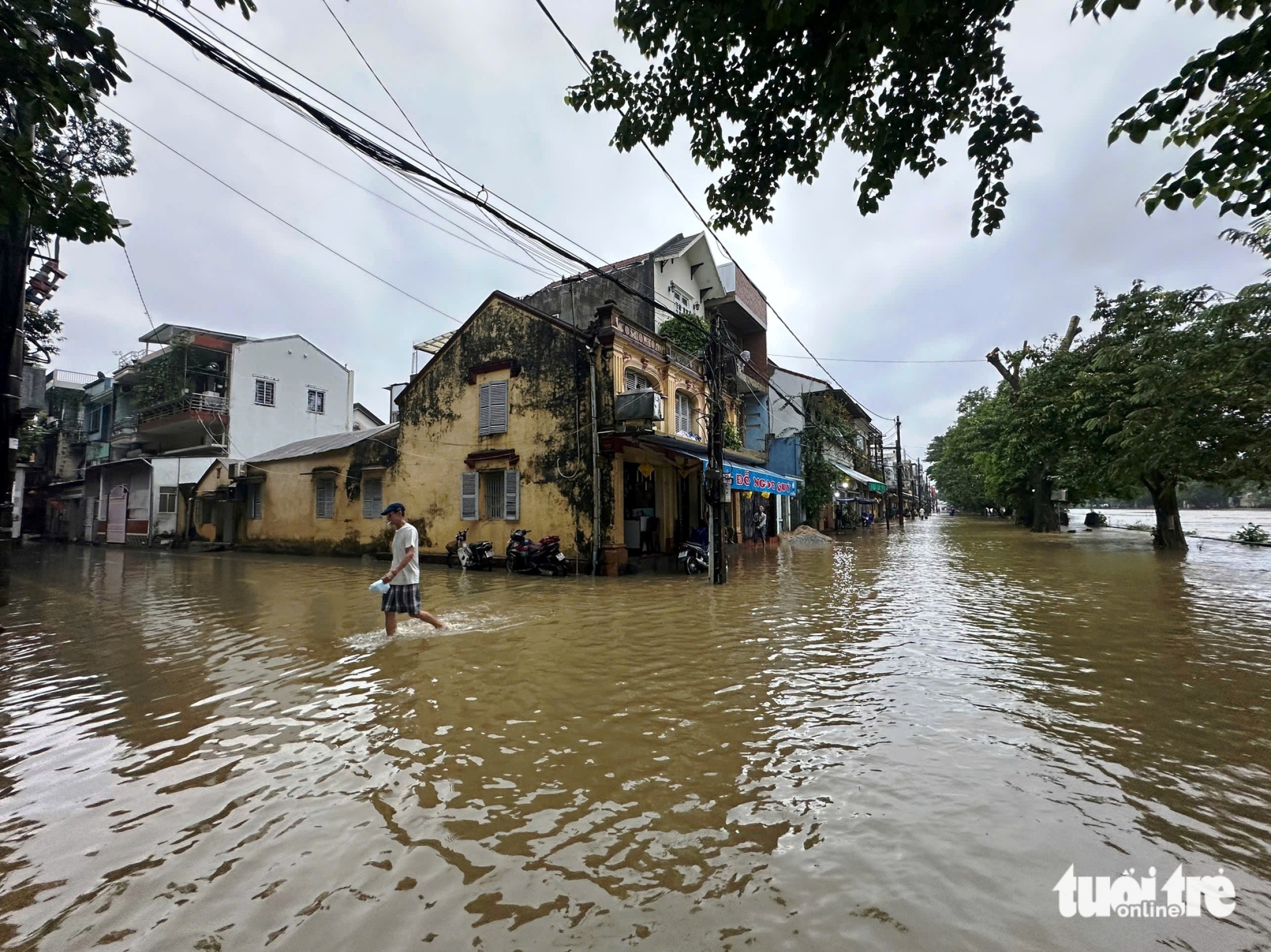 顺化降雨超过800毫米,启动警报系统应对自然灾害